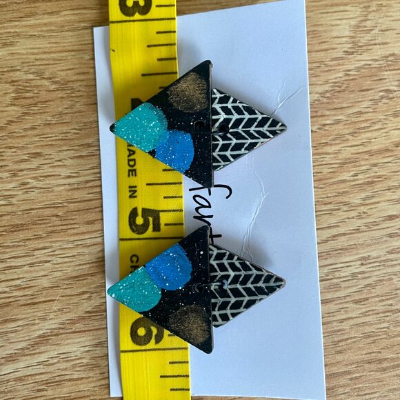 x2 Abstract Triangle and Tribal Wooden Modern Mountain Earrings Lightweight - Picture 7 of 9